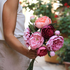 Flores de papel de ramo mezclando peonías