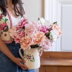 Flores de ramo en papel de peonía